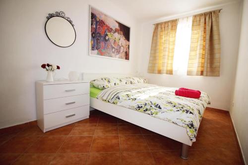 Three-Bedroom House image 5