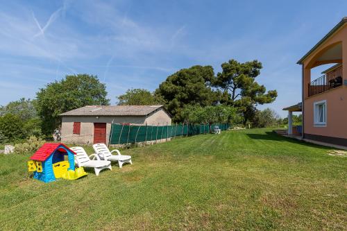 Three-Bedroom House image 2