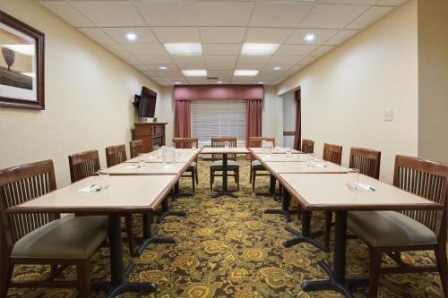 Country Inn & Suites by Radisson, Greeley, CO