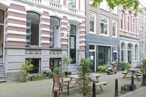 Luxurious Canal Apartment