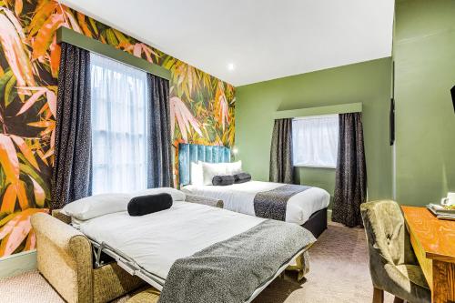 Innkeeper's Lodge Godalming - image 10