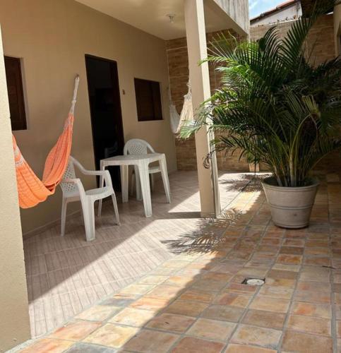 2 bedrooms, 4 beds