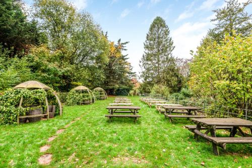 Innkeeper's Lodge Godalming - image 13