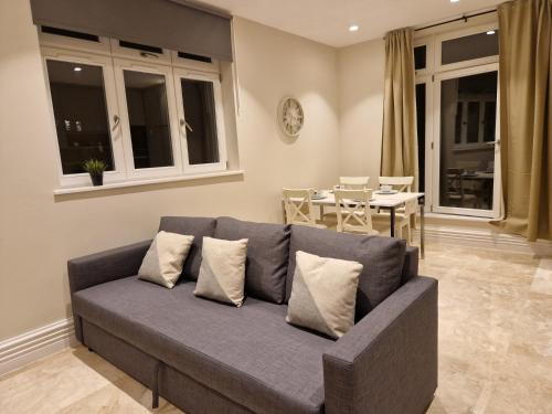 Spacious 2 BR with Balcony in Hendon, Colindale