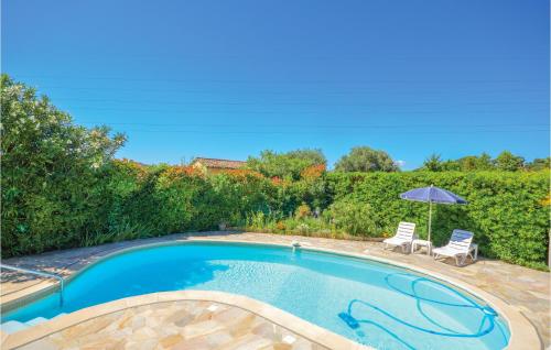 สระว่ายน้ำ, Awesome home in Mougins with 2 Bedrooms, WiFi and Outdoor swimming pool in มูกินส์