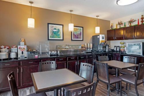 Best Western Governors Inn & Suites