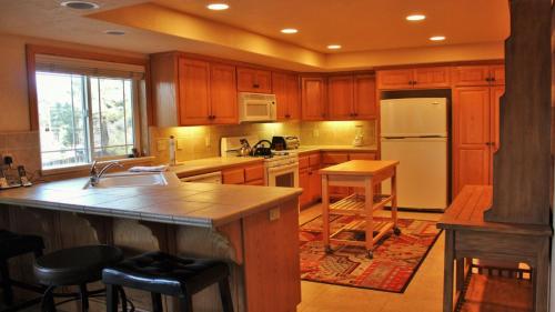 Brownie Retreat B - image 10