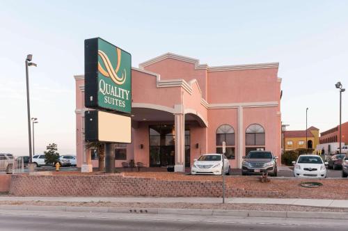 Quality Suites Albuquerque Airport