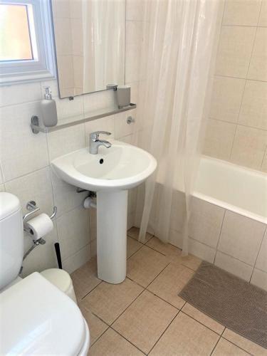Ariadne Apartments photo
