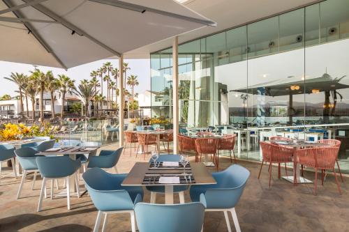 餐廳, 富埃特文圖拉巴塞羅城堡酒店 (BARCELÓ FUERTEVENTURA CASTILLO) in 科斯塔德安提瓜 / 軸