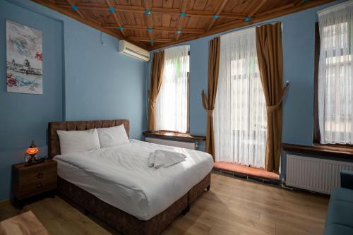 Deluxe Double Room image 10