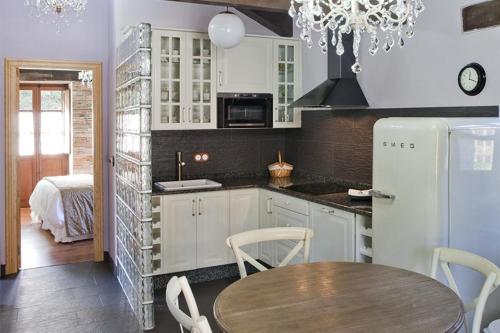 Kitchen, Casas Rurales TAReira en Taramundi in Taramundi