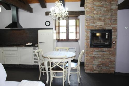 Kitchen, Casas Rurales TAReira en Taramundi in Taramundi