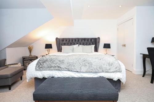 Luxury 3 Bed Royal Mile Apartment, Edinburgh (photo 9)