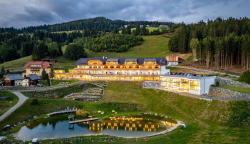 . Familienhotel Petschnighof