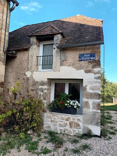 Gîte la Tanière classé 3 étoiles avec terrasse et piscine