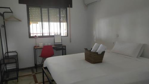 Convenient Rooms - Ferry, Train & Bus Station - in อัลเจซิราส