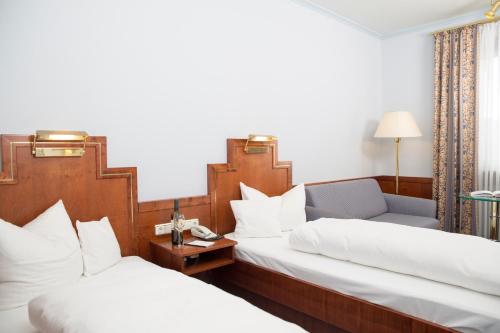 2 twin beds