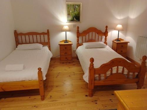 Kearneys Cottage, Dugort, Achill Island, County Mayo - 3 Bedroom Sleeps 6