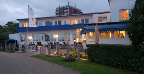 Akzent Hotel Strandhalle - image 12