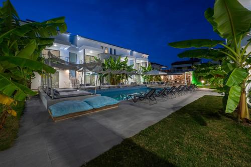 Adonis Village - image 4