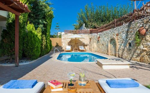 Villa Yannis - Tap to explore photos
