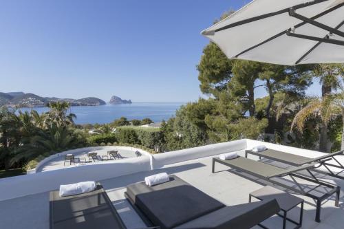 Magical Ibizan Villa Walking Distance To The Beach Es Vedra Style gîte à louer Cala Conta Beach