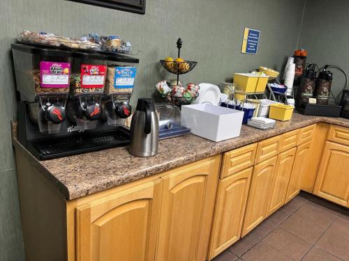 設施, 錫達福爾斯大學廣場溫德姆戴斯酒店 (Days Inn by Wyndham Cedar Falls- University Plaza) in 錫達福爾斯