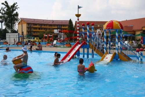Iekārtas, Chatova osada Family Resort Thermalpark inclusiv in Patince
