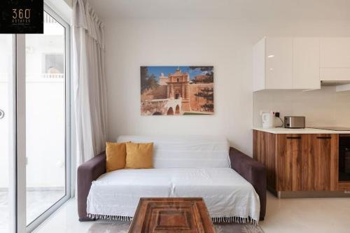 Comfy APT with Terrace, 5 mins to Sliema Ferries by 360 Estates, Gżira (Foto 4)
