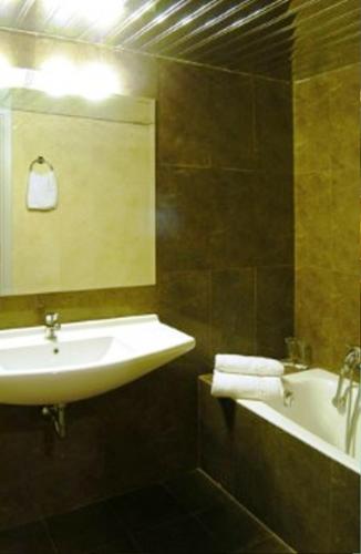 Acharnis Kavallari Hotel Suites - Athens