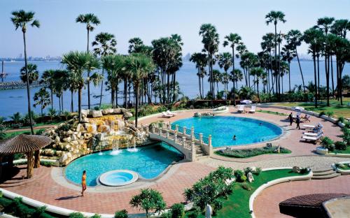 Taj Lands End