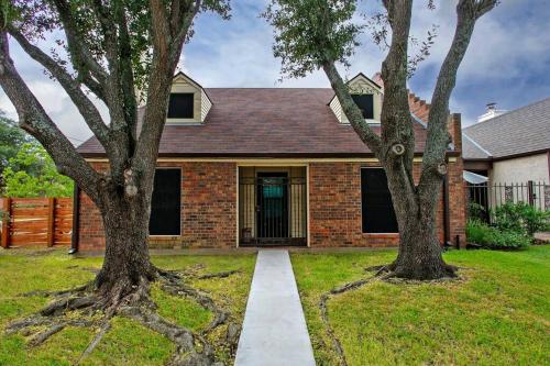 Farmhouse in the city in Bryan, USA