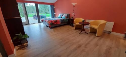 1 queen bed