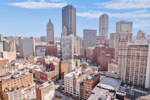 Frontdesk Cultural District Apts Walk to Everything - image 10