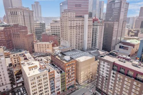 Frontdesk Cultural District Apts Walk to Everything - image 12