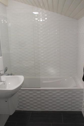 Hotel Au Marais - image 2