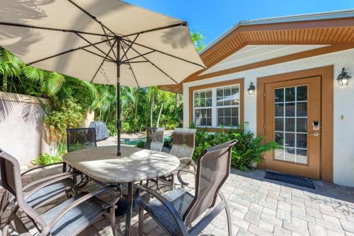 Anna Maria Island Surfside Bungalow