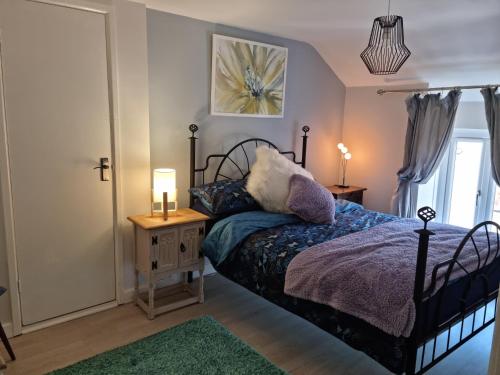 Dare Valley Cottage Ex miners cottage Near Zip World Pen y fan Waterfalls in Aberaman
