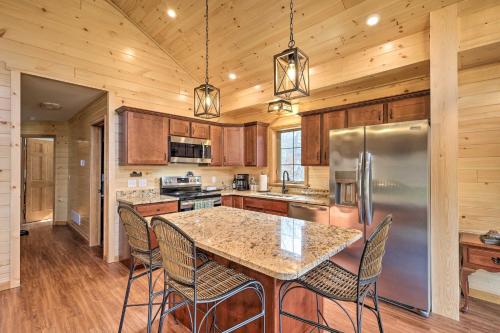 Chestertown Hideaway with Lake and Beach Access! in Chestertown, USA
