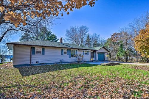 Charming Wausau Cottage On-Site Lake Access!