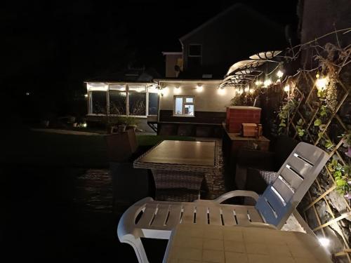 Big fireplace aga hot tub wet room barn garage in ลานนีลลิ