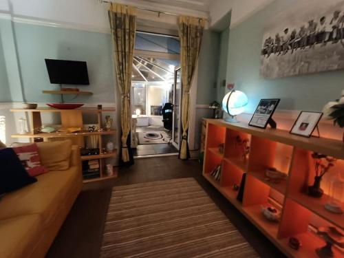 Big fireplace aga hot tub wet room barn garage in ลานนีลลิ