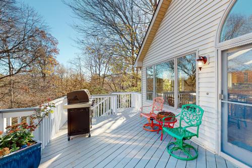 The Lake House on Sunset Point