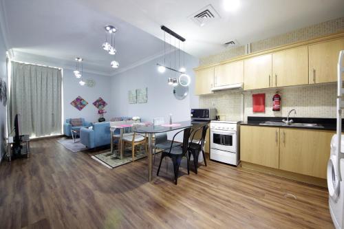 Signature Holiday Homes -Fully Furnished 2BHK in Mayfair Tower - image 6