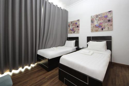 Signature Holiday Homes -Fully Furnished 2BHK in Mayfair Tower - image 11