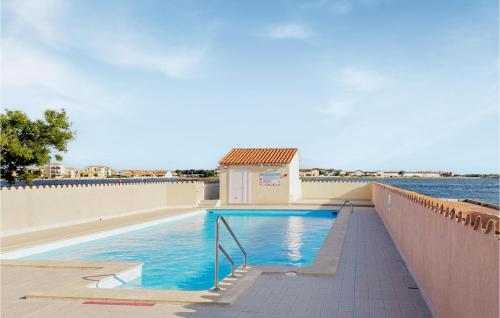 Amazing apartment in Le Barcars with Outdoor swimming pool, 1 Bedrooms and Indoor swimming pool - Apartment - Le Barcarès