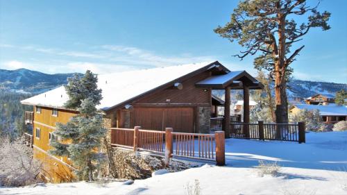 Cliffhanger Cabin - main image