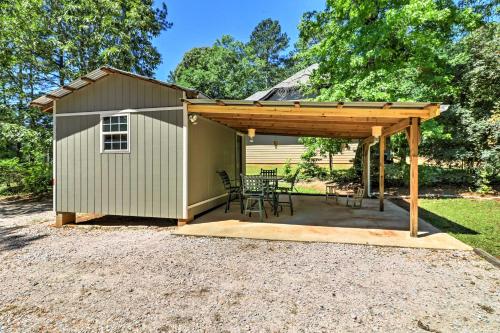Waterfront West Point Lake Cabin with Private Dock! - image 8