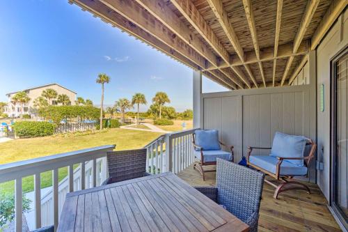 Beachfront St Helena Island Condo Walk to Shore!